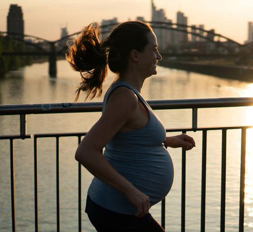 pregnancy woman who runs - Mustela Australia - 1
