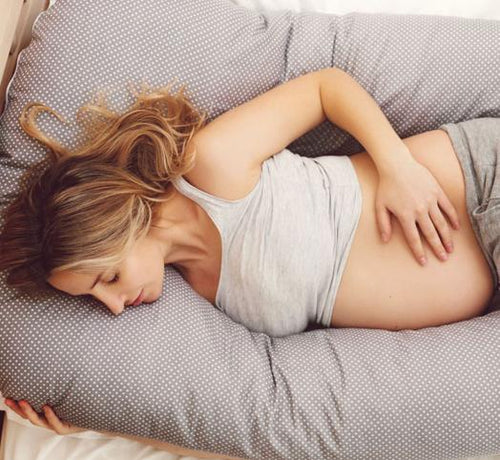 Pregnancy woman in a good posture - Mustela Australia - 1