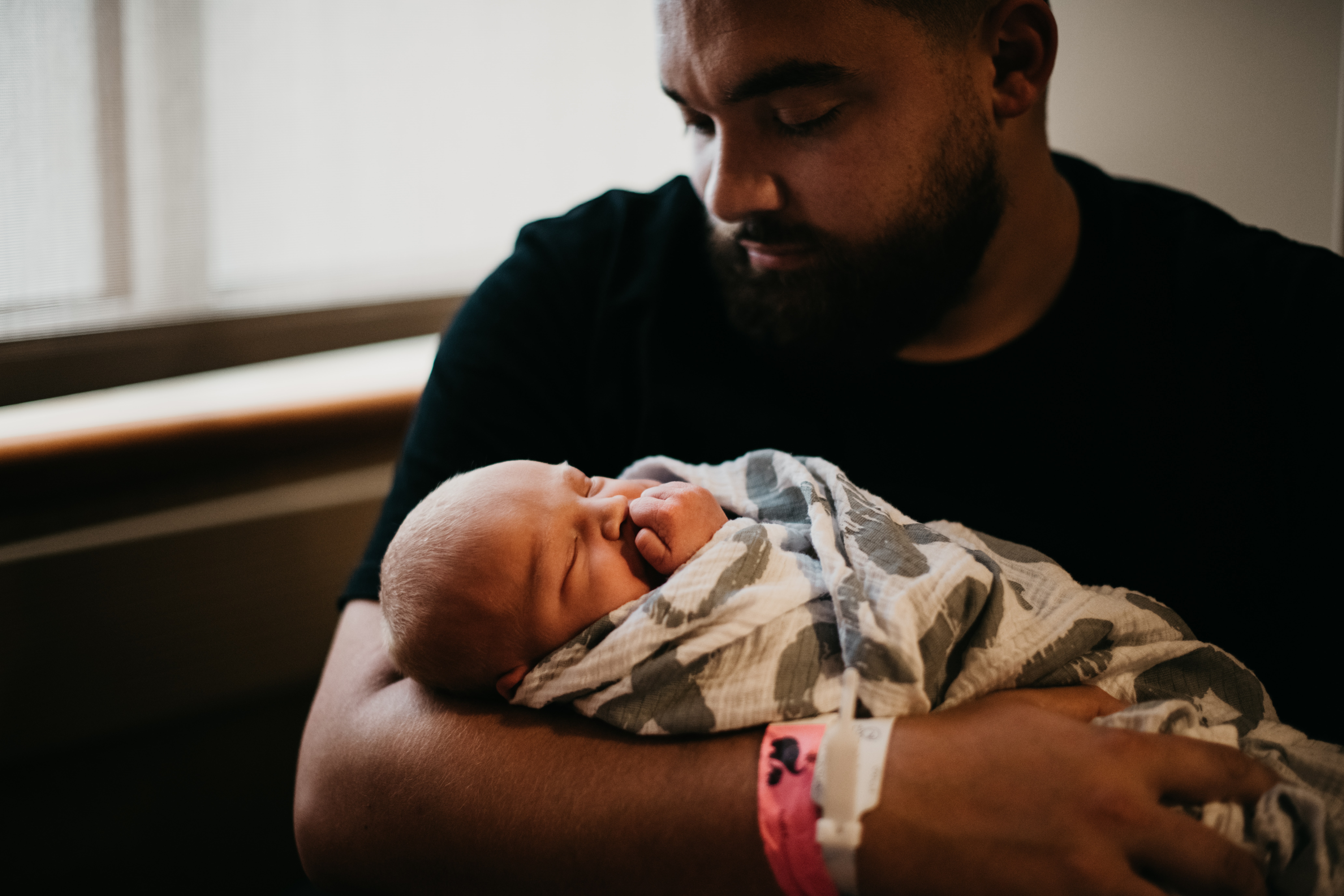 newborn-with-dad